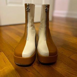 Two Toned Lisa Says Gah Boots